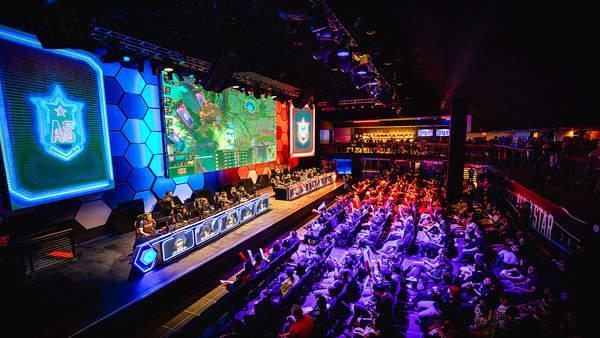 什么是“蒙特卡洛算法”？在不确定性中寻找最优路径的极客神技。（蒙特卡洛方法揭秘：在不确定性中逼近最优解的硬核技巧）