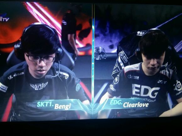 JackeyLove +Meiko下路2v2总击杀次数18次 位列联赛所有下路组合第一位