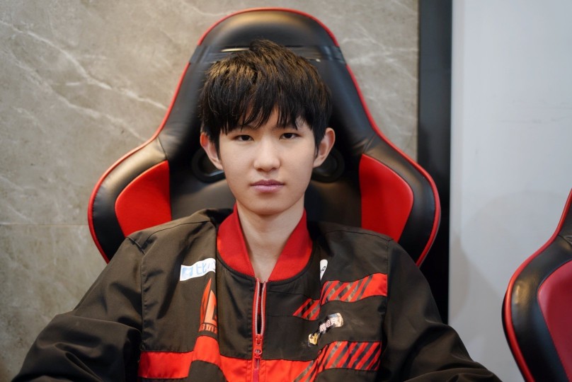 LNG Esports 官方：与团队打野选手 Weiwei 续约成功；