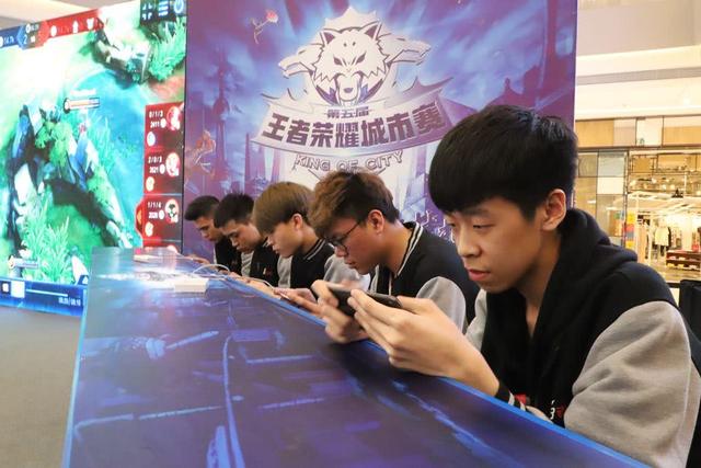 B8 vs OG 和 Heroic vs NRG 在 BLAST.tv Austin Major 2025 第一阶段的第二轮中